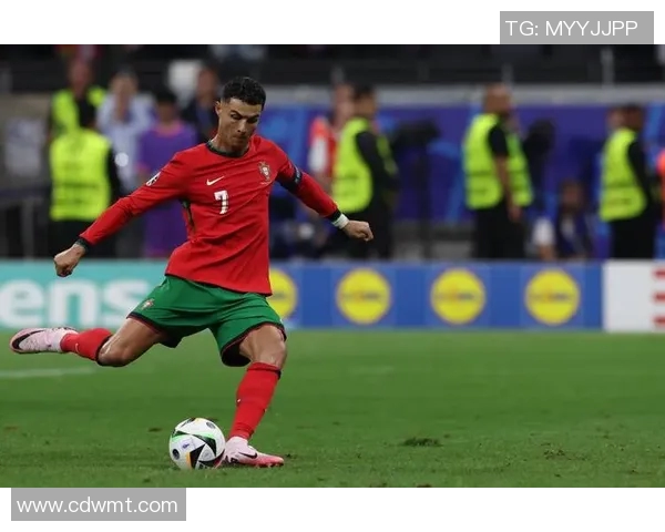 足球明星精彩点球集锦视频回顾技艺与风采