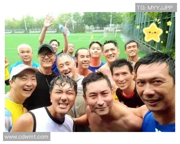 谢霆锋与足球明星同框合影展现运动与娱乐的完美结合