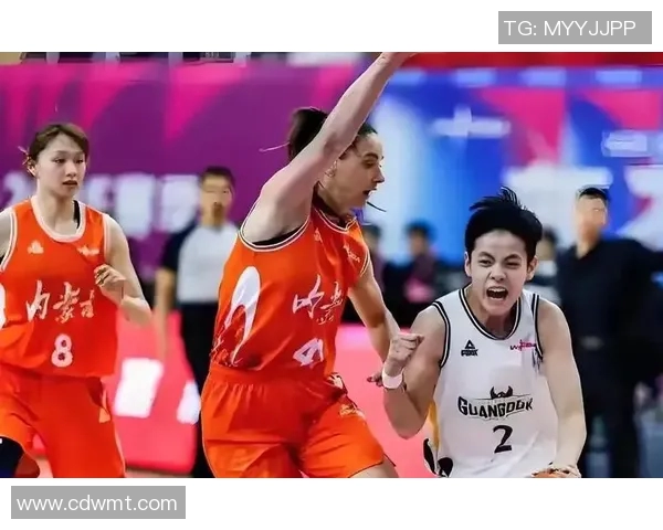 台北女篮与日本女篮激战正酣谁能在国际赛场上笑到最后
