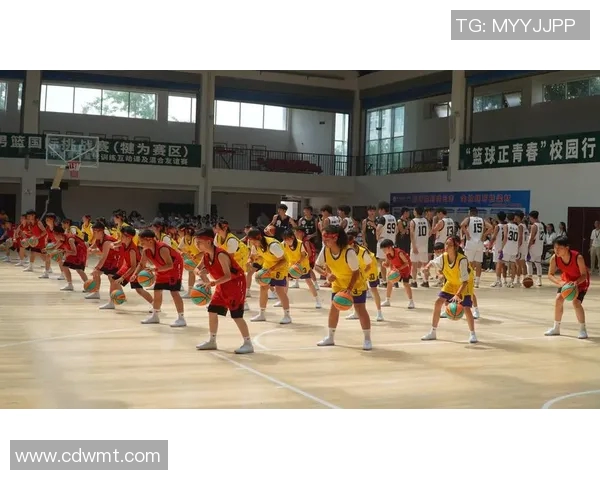 篮球明星同框合影瞬间展现友谊与竞技魅力的精彩时刻